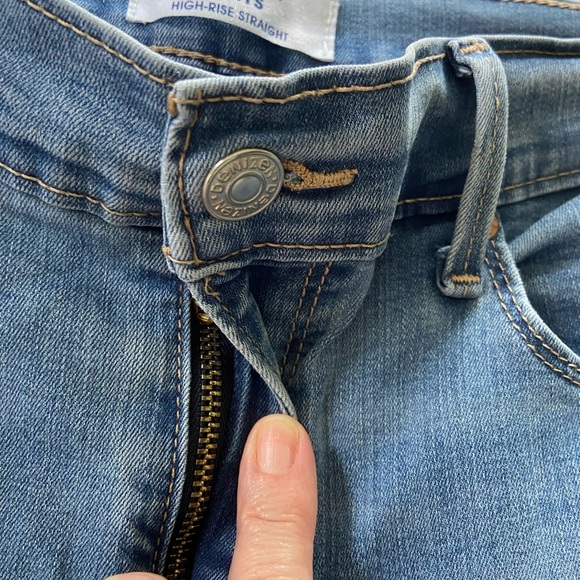 Denizen from Levi’s High Rise Straight Minimalist Normcore Jeans Size 8S - Picture 6 of 11